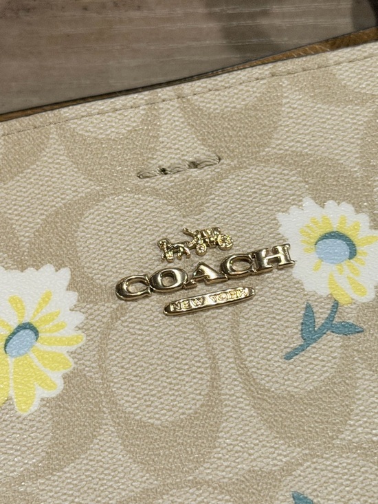 Coach Mollie Bucket Bag 22 in Signature Canvas with Daisy/Floral Print - Picture 10 of 15